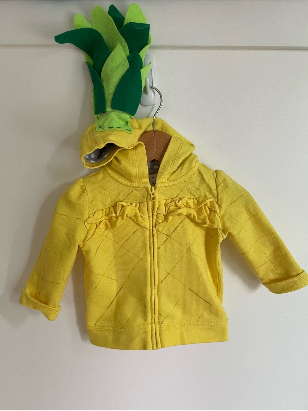 $5 💥Pineapple Halloween Costume!! Handmade, Felt Stem, Criss Cross Ruffle Hoodie
